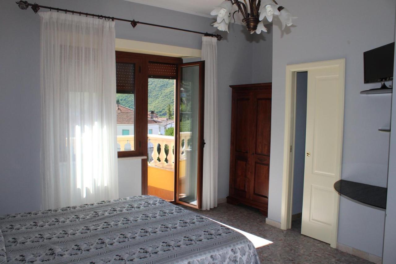 La Villa Guest House Capitignano Buitenkant foto