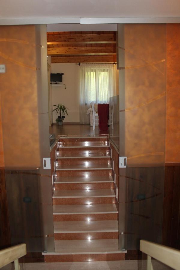 La Villa Guest House Capitignano Buitenkant foto