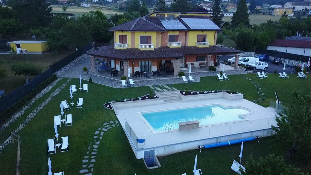 La Villa Guest House Capitignano Buitenkant foto